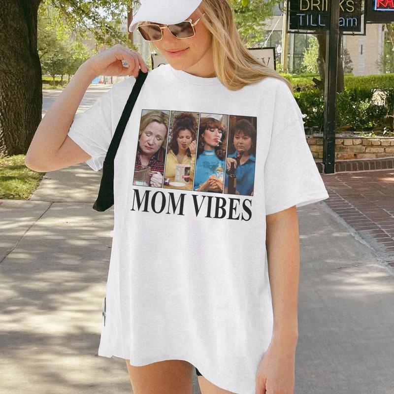 Mom Vibes 70s Retro Graphic T-Shirt/Sweatshirt/Hoodie