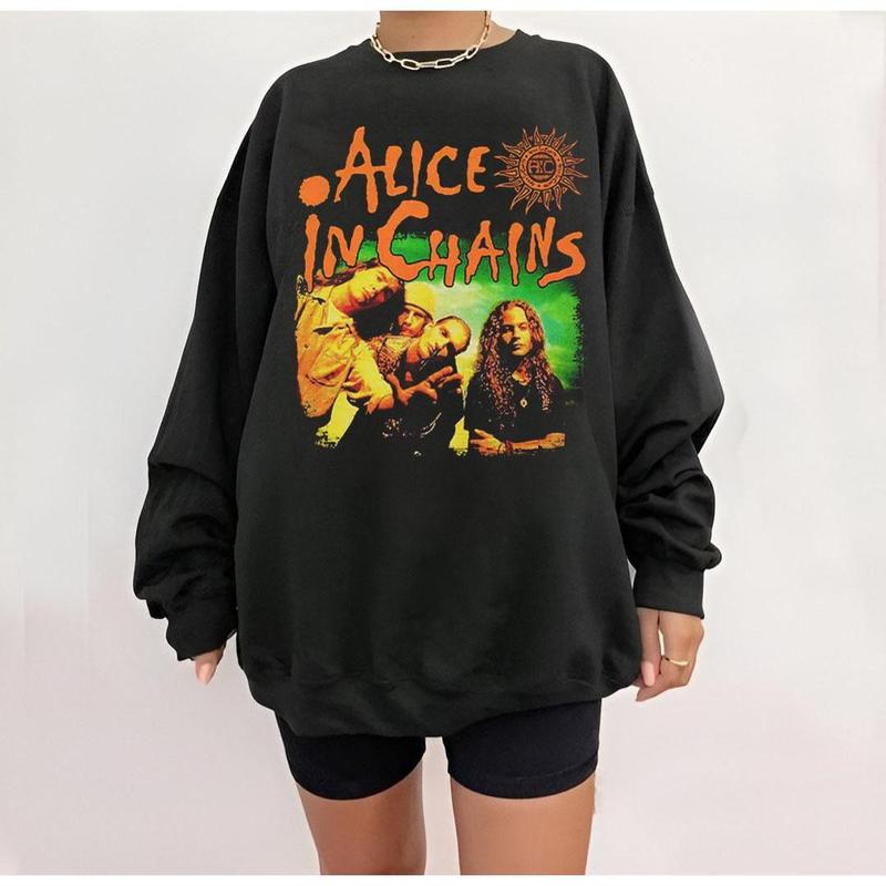 Vintage Hot Alice In Chains Band Member Unisex T-Shirt / Sweatshirt / Hoodie